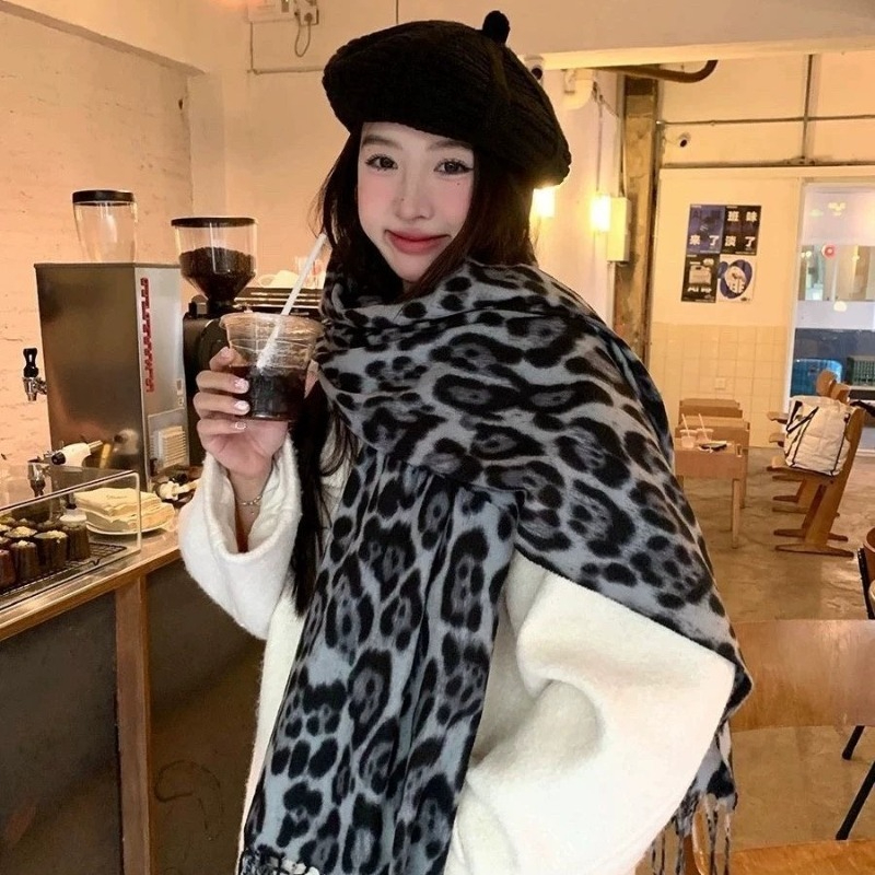 2025년 신상 레트로 실크 레오파드 패턴 스카프 가볍 - Women'S Winter Accessories Set 리뷰 및 가격